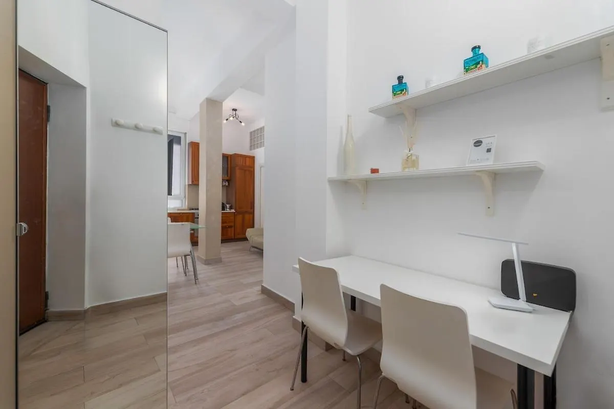 Apartment Near To Direct Metro To Duomo And Central Station - Quiet Milan