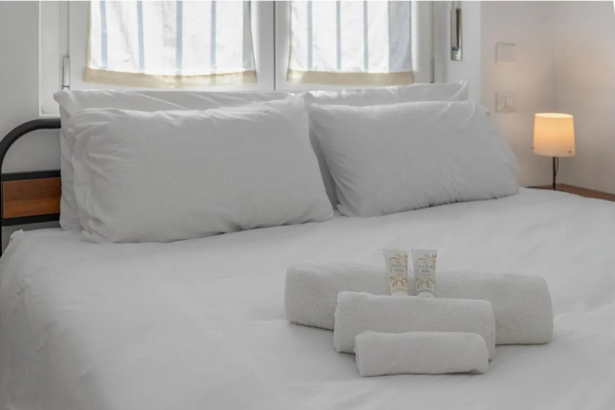 Apartment Near To Direct Metro To Duomo And Central Station - Quiet Milan Italy