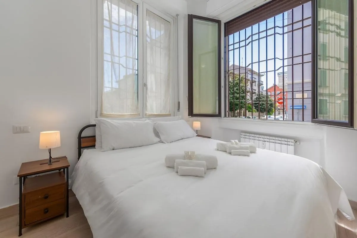 Apartment Near To Direct Metro To Duomo And Central Station - Quiet Milan Italy
